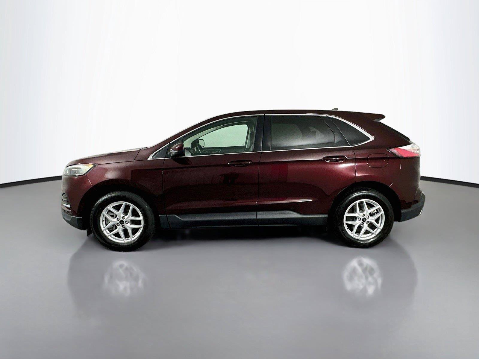 Used 2024 Ford Edge SEL AWD/4WD image 8