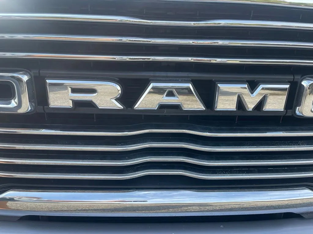 Used 2024 RAM 2500 Laramie AWD/4WD image 11