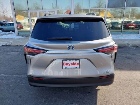 Used 2022 Toyota Sienna LE image 22