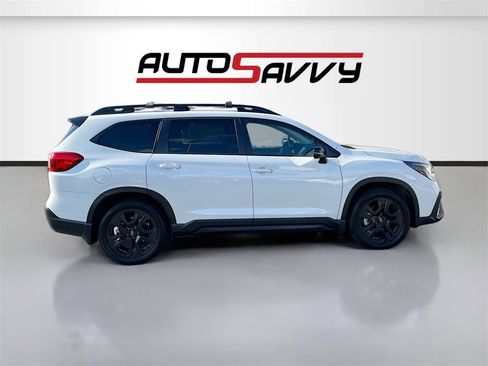 Used 2023 Subaru Ascent Onyx Edition image 8