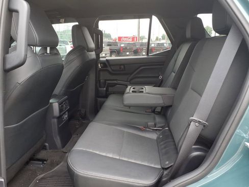 Used 2026 Toyota 4Runner TRD Off-Road Premium AWD/4WD image 18