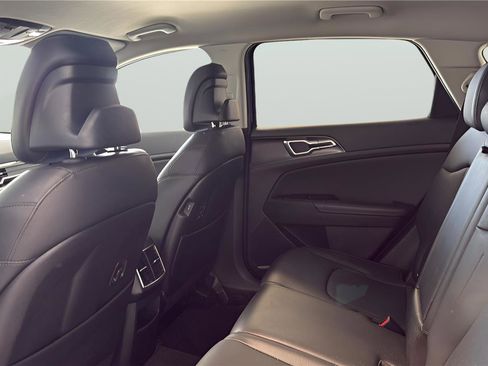 Used 2023 Kia Sportage EX image 17