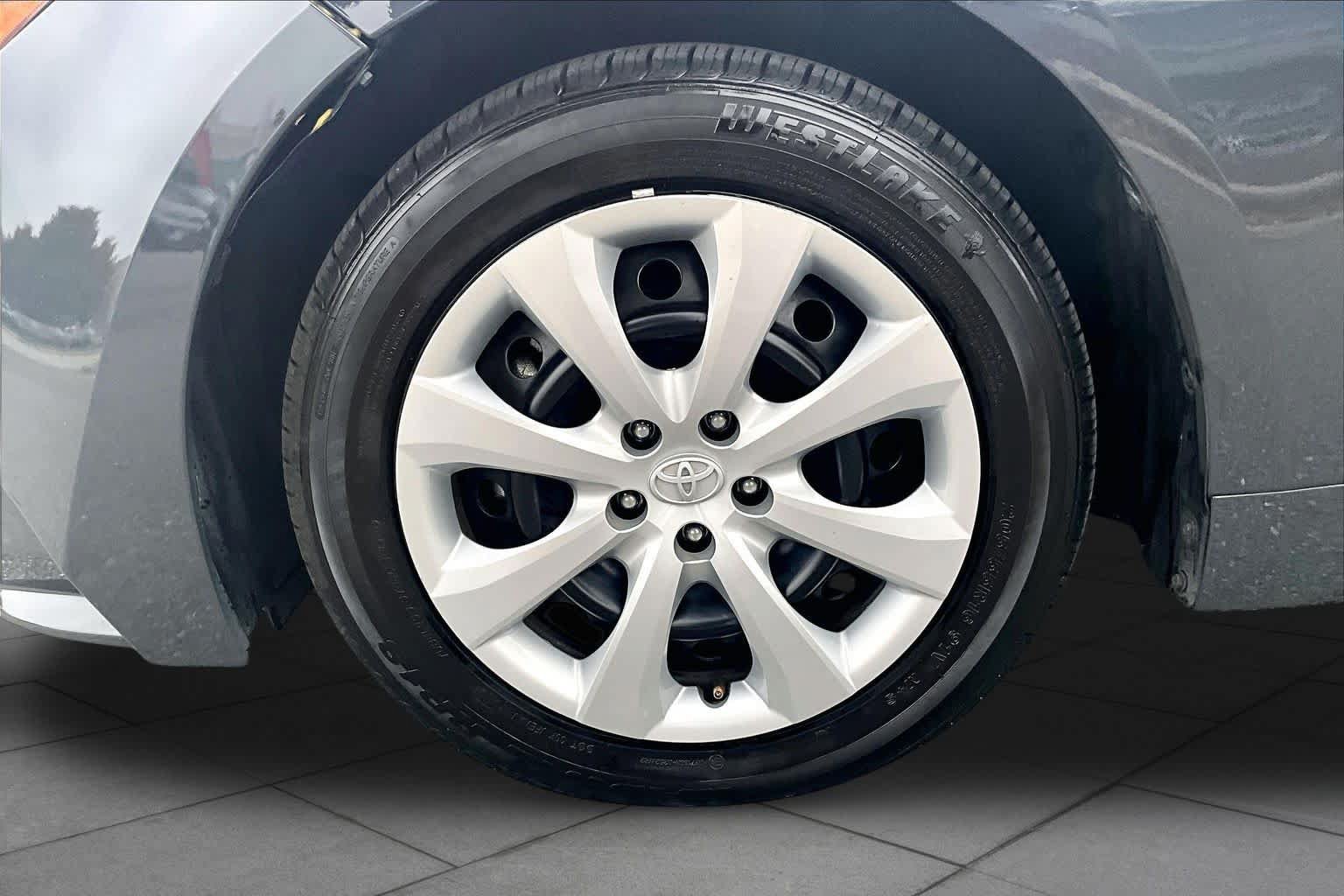 Used 2024 Toyota Corolla LE FWD image 11