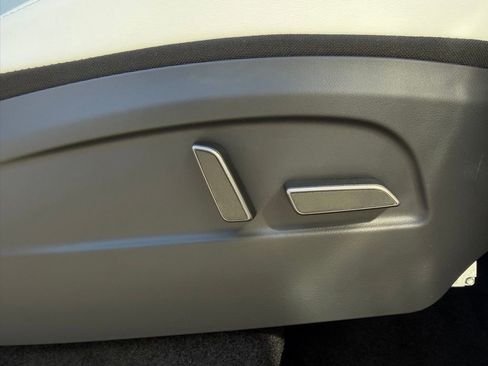 Used 2026 Tesla Model Y Long Range image 32