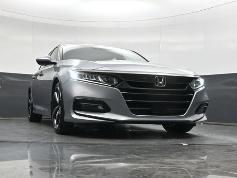 Used 2018 Honda Accord Sport image 40