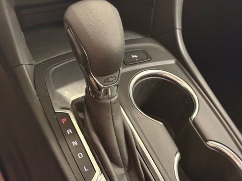 Used 2024 Chevrolet Equinox LT FWD image 16