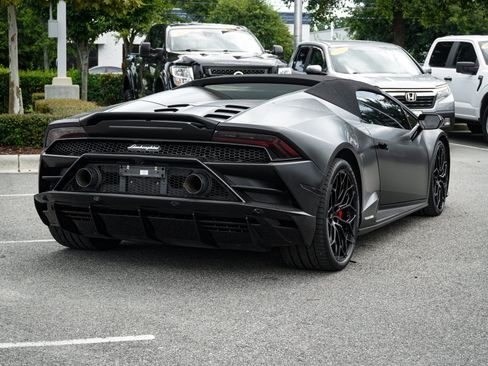 Used 2022 Lamborghini Huracan EVO AWD/4WD image 10