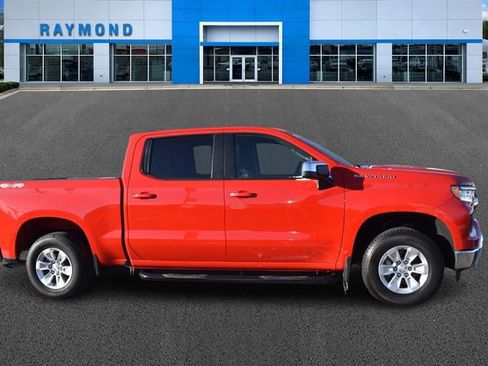 Used 2023 Chevrolet Silverado 1500 LT AWD/4WD image 2