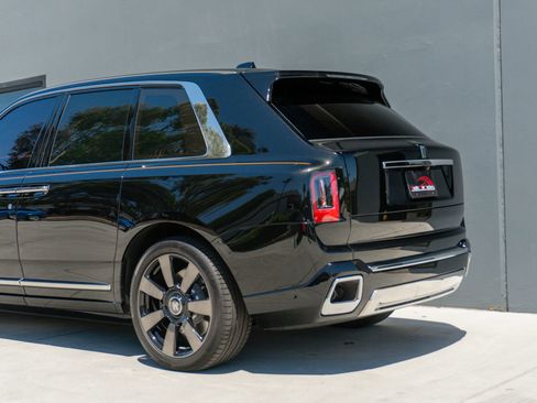 Used 2025 Rolls-Royce Cullinan image 25