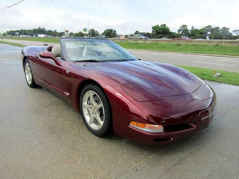 Used 2003 Chevrolet Corvette Convertible w/ Preferred Equipment Group1 RWD image 3