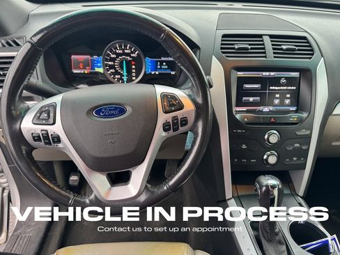 Used 2013 Ford Explorer XLT image 15