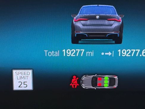 Used 2023 BMW i4 eDrive35 w/ Premium Package image 25