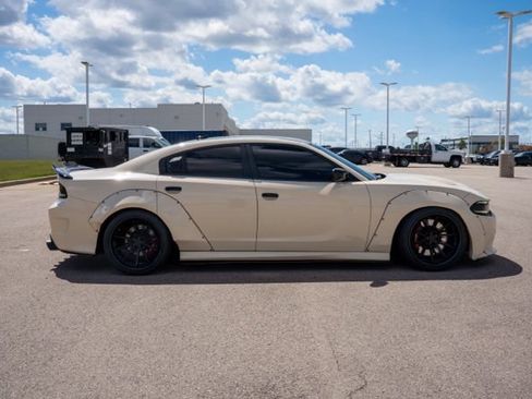 Used 2016 Dodge Charger SRT Hellcat w/ Harman/Kardon Audio Group RWD image 8