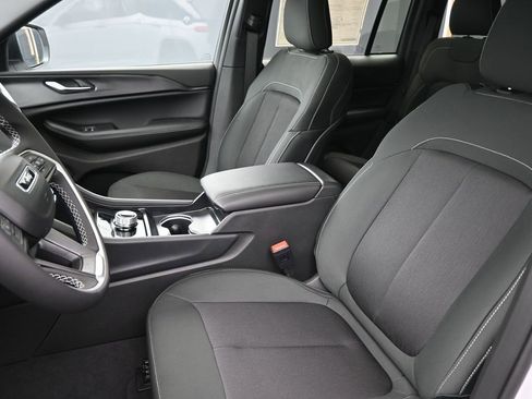 New 2025 Jeep Grand Cherokee Laredo X image 19