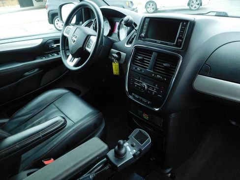 Used 2016 Dodge Grand Caravan R/T w/ Safety Sphere Group image 16