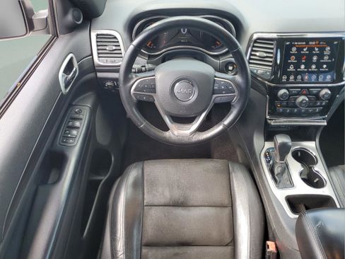 Certified 2021 Jeep Grand Cherokee Laredo X image 9