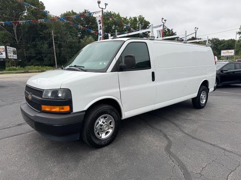 Used 2019 Chevrolet Express 2500 Extended image 4