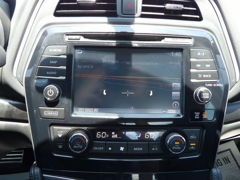 Used 2018 Nissan Maxima SR w/ Midnight Edition FWD image 16