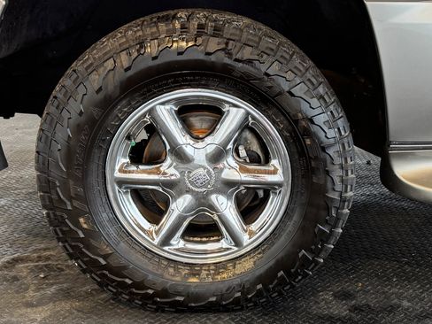 Used 2000 Cadillac Escalade 4WD image 9