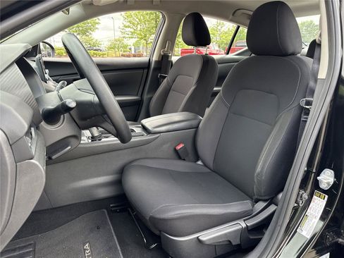 Used 2025 Nissan Sentra S FWD image 16