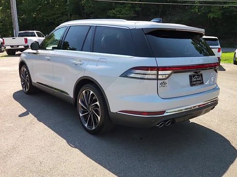 Used 2025 Lincoln Aviator Reserve w/ Luxury Package RWD image 14