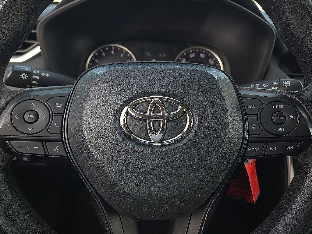 Used 2021 Toyota RAV4 LE FWD image 19