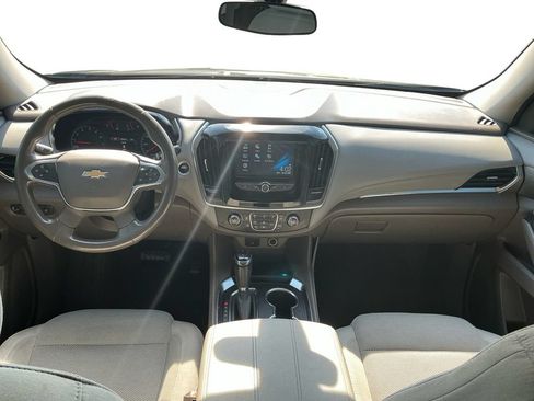 Used 2019 Chevrolet Traverse LT FWD image 17