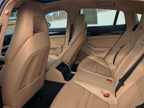 Used 2021 Porsche Panamera 4 image 12