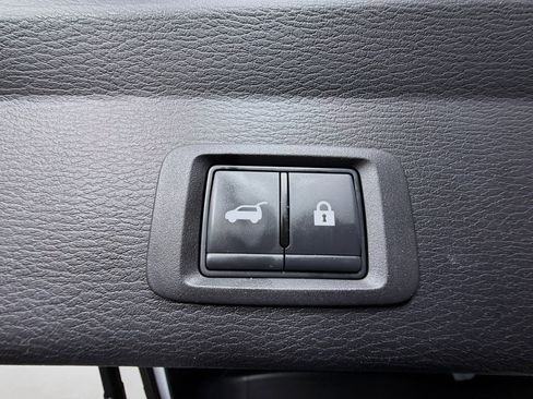 Used 2024 Mitsubishi Outlander SE image 41