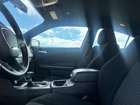 Used 2023 Dodge Charger SXT image 38