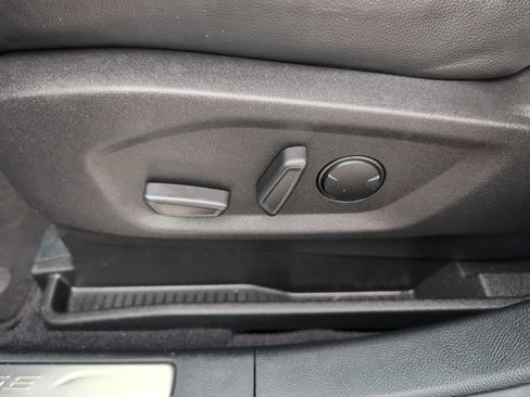 Used 2022 Ford Edge Titanium image 11