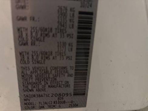 Used 2025 Nissan Pathfinder SV image 11