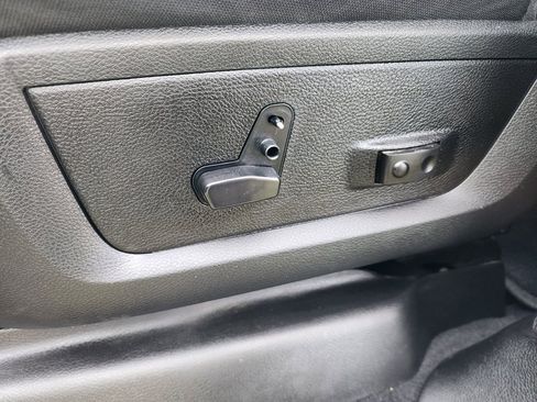 Used 2024 RAM 2500 Big Horn image 10