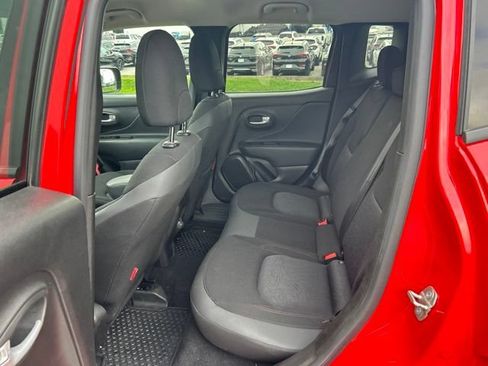 Used 2023 Jeep Renegade Trailhawk AWD/4WD image 10