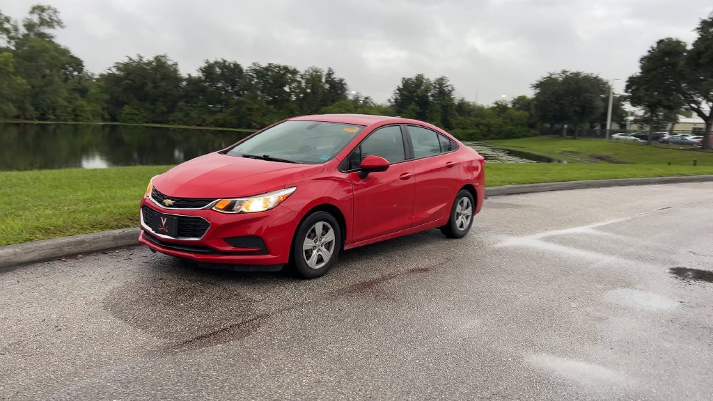 Used 2018 Chevrolet Cruze LS FWD image 4