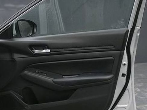 Used 2021 Nissan Altima 2.5 S image 9