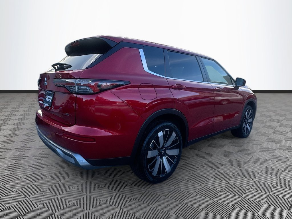 Used 2025 Mitsubishi Outlander SE FWD image 5