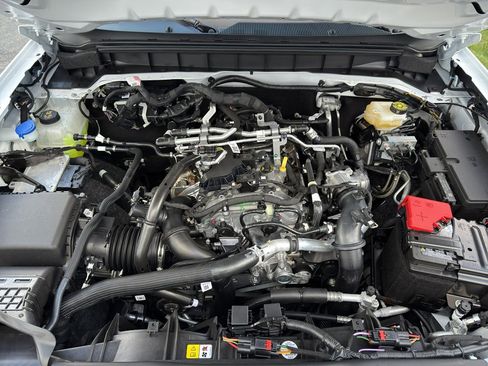 New 2025 Ford Bronco Outer Banks AWD/4WD image 36