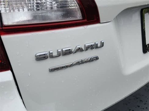 Used 2019 Subaru Outback 2.5i Premium image 10