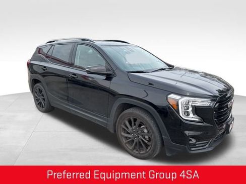 Used 2023 GMC Terrain SLT w/ Elevation Edition image 3