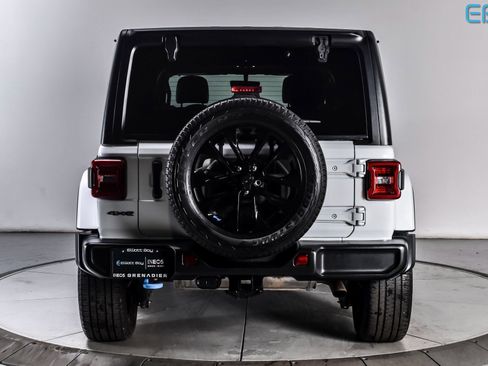 Used 2023 Jeep Wrangler Unlimited Sahara w/ Cold Weather Group image 5