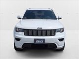 Used 2017 Jeep Grand Cherokee Altitude image 2