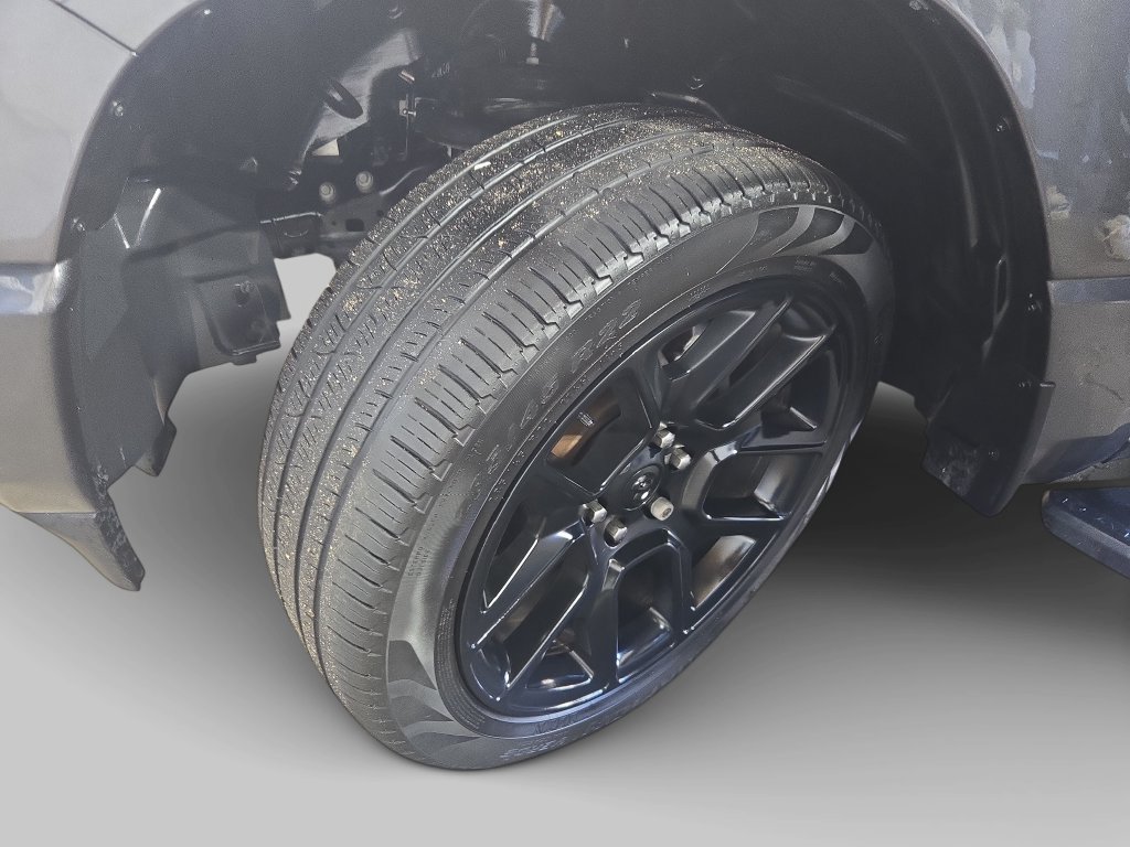 Used 2024 RAM 1500 Laramie AWD/4WD image 33