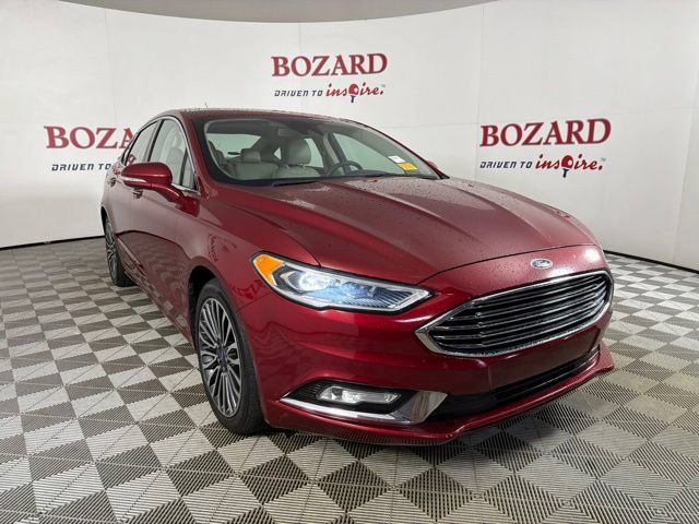 Used 2017 Ford Fusion SE w/ Fusion SE Technology Package FWD image 1