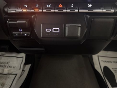 Used 2020 GMC Sierra 1500 Elevation w/ Elevation Value Package image 16