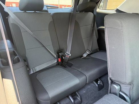 Used 2020 Chevrolet Traverse LS FWD image 14