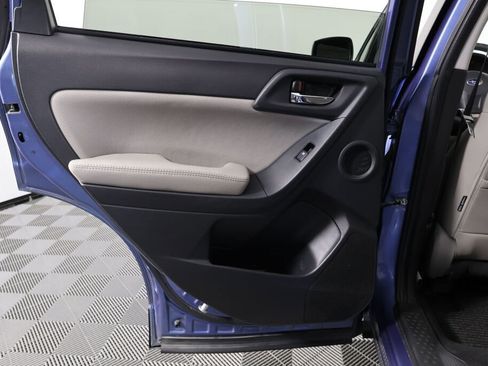 Used 2015 Subaru Forester 2.5i Limited image 16