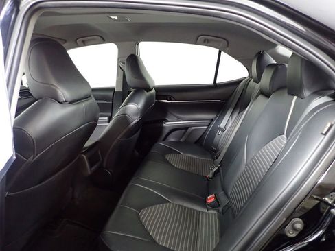 Used 2019 Toyota Camry SE FWD image 32