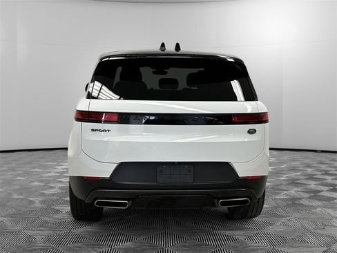 Used 2023 Land Rover Range Rover Sport SE image 4