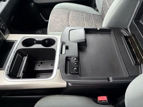 Used 2018 RAM 1500 SLT image 15